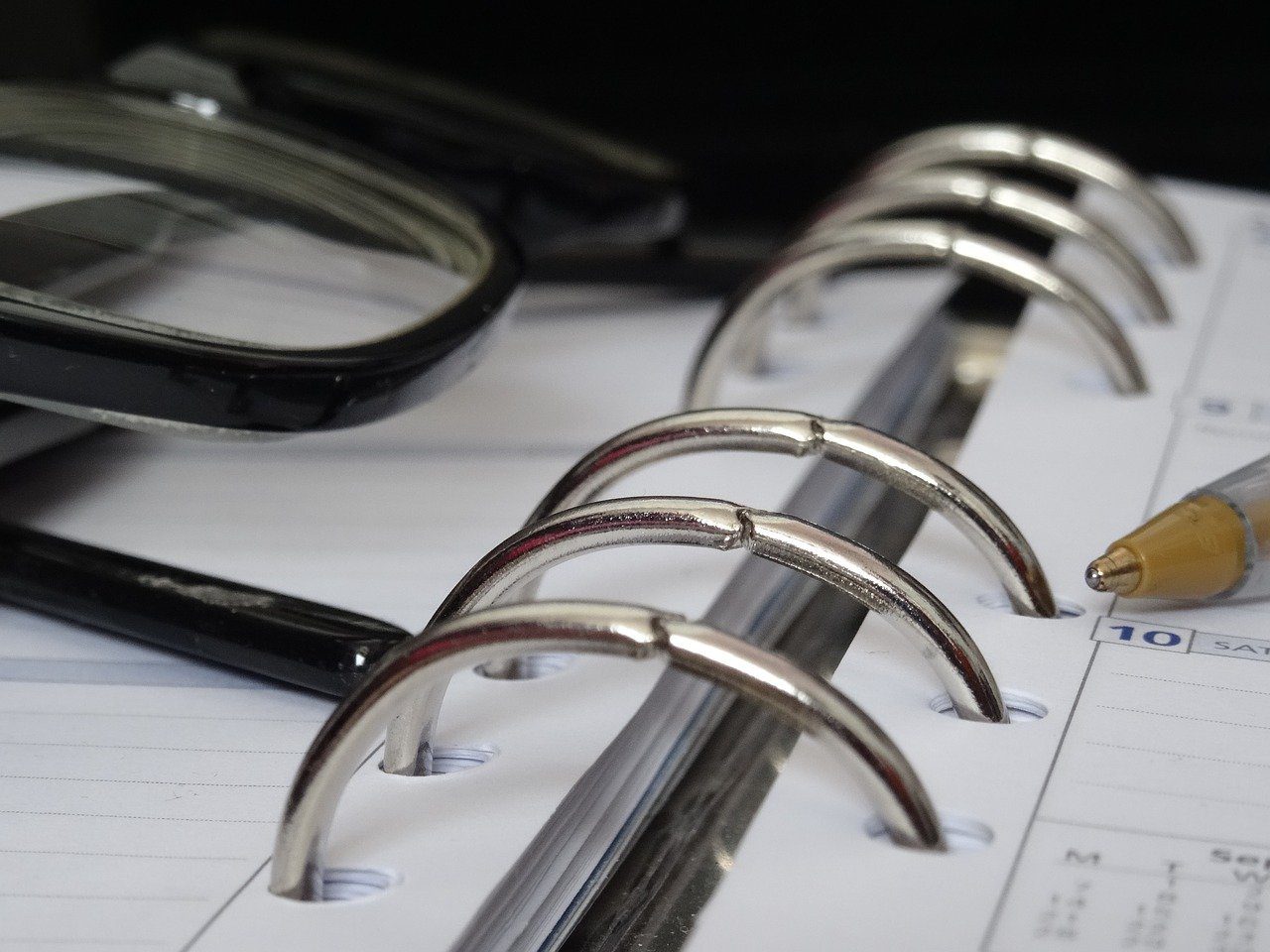 planner, glasses, time management-2641215.jpg